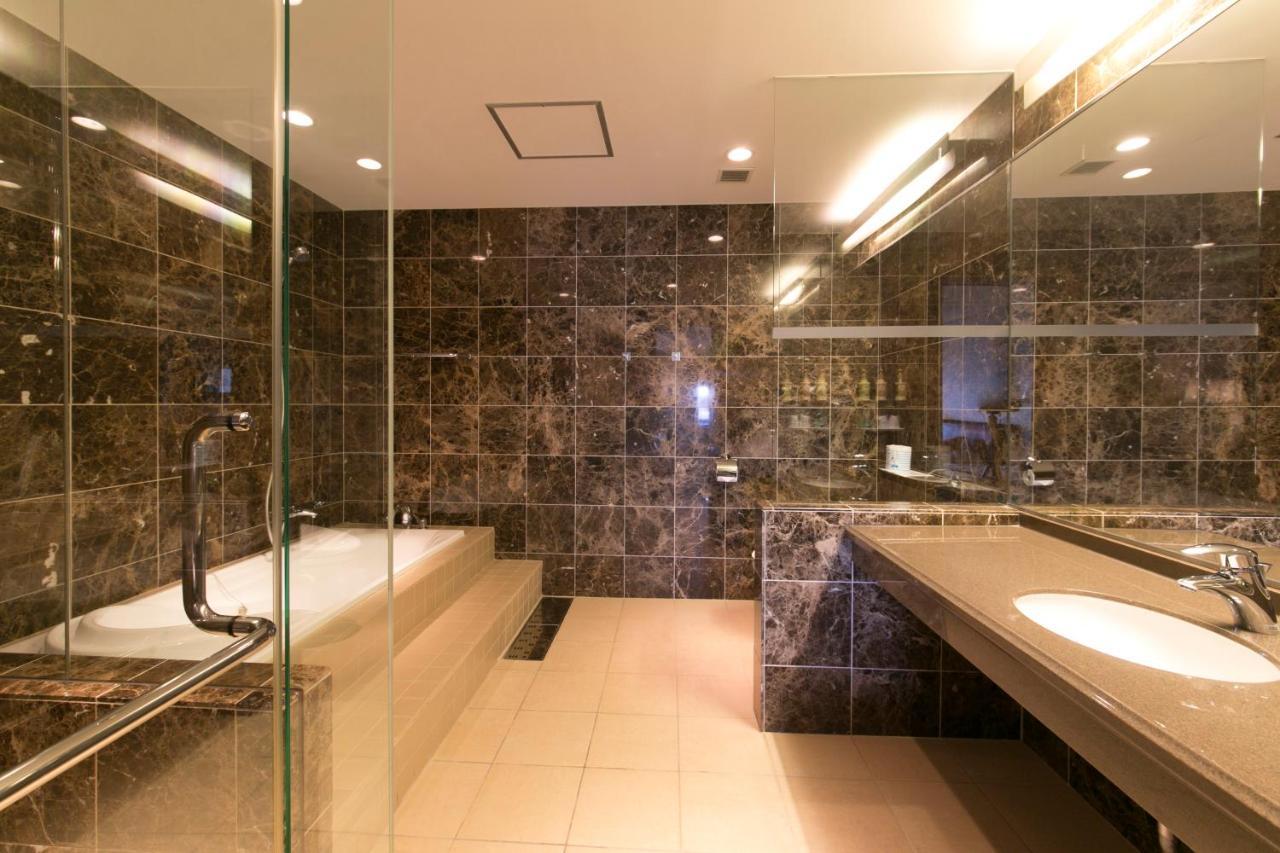 Nakanoshima Plaza Hotel Osaka Exterior foto